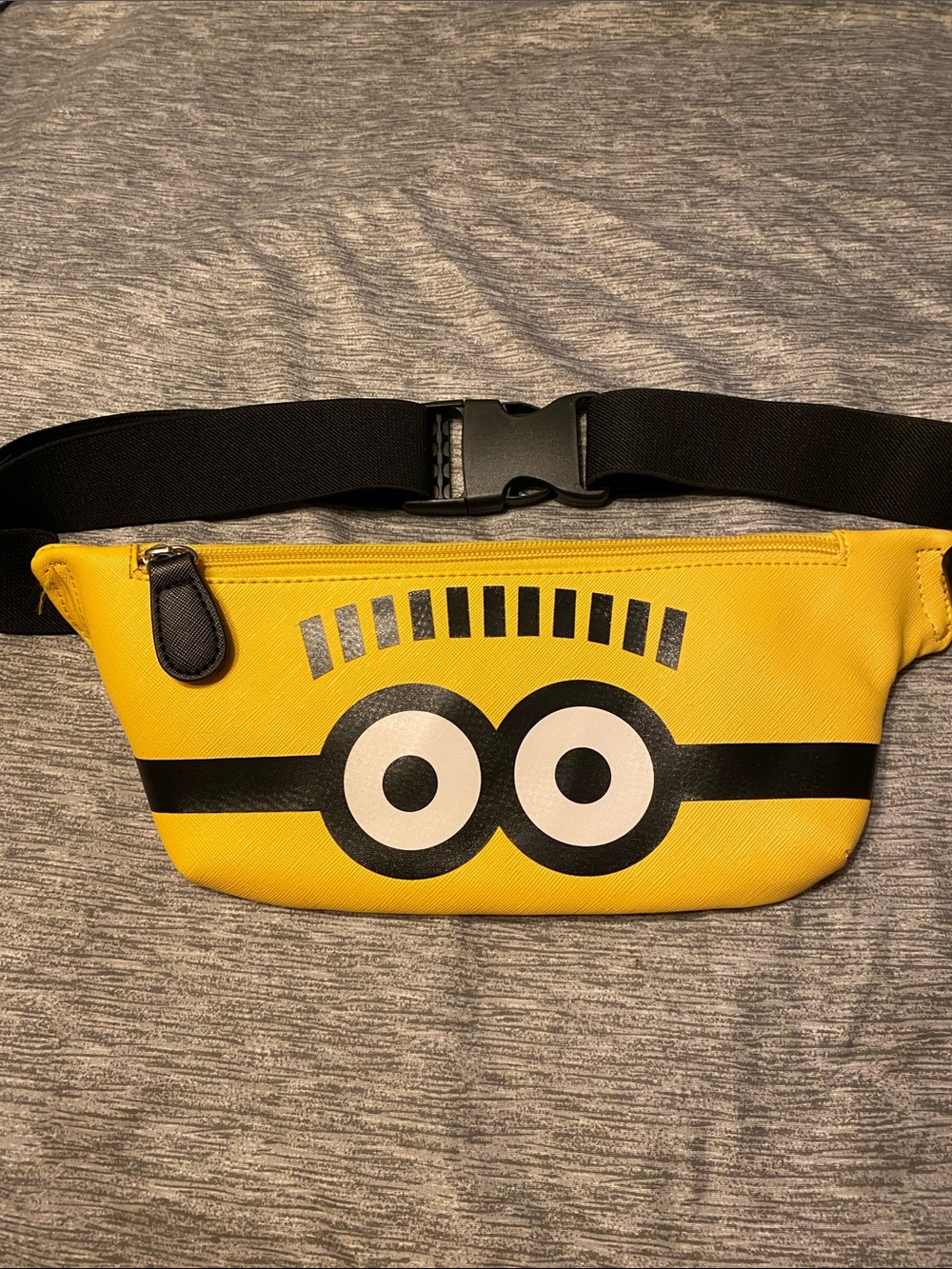 Universal Studios Despicable Me Minion Fanny Pack Waist Bag Like New